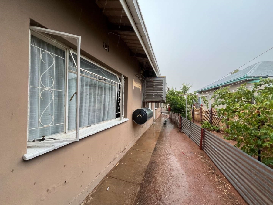 5 Bedroom Property for Sale in Die Rand Northern Cape